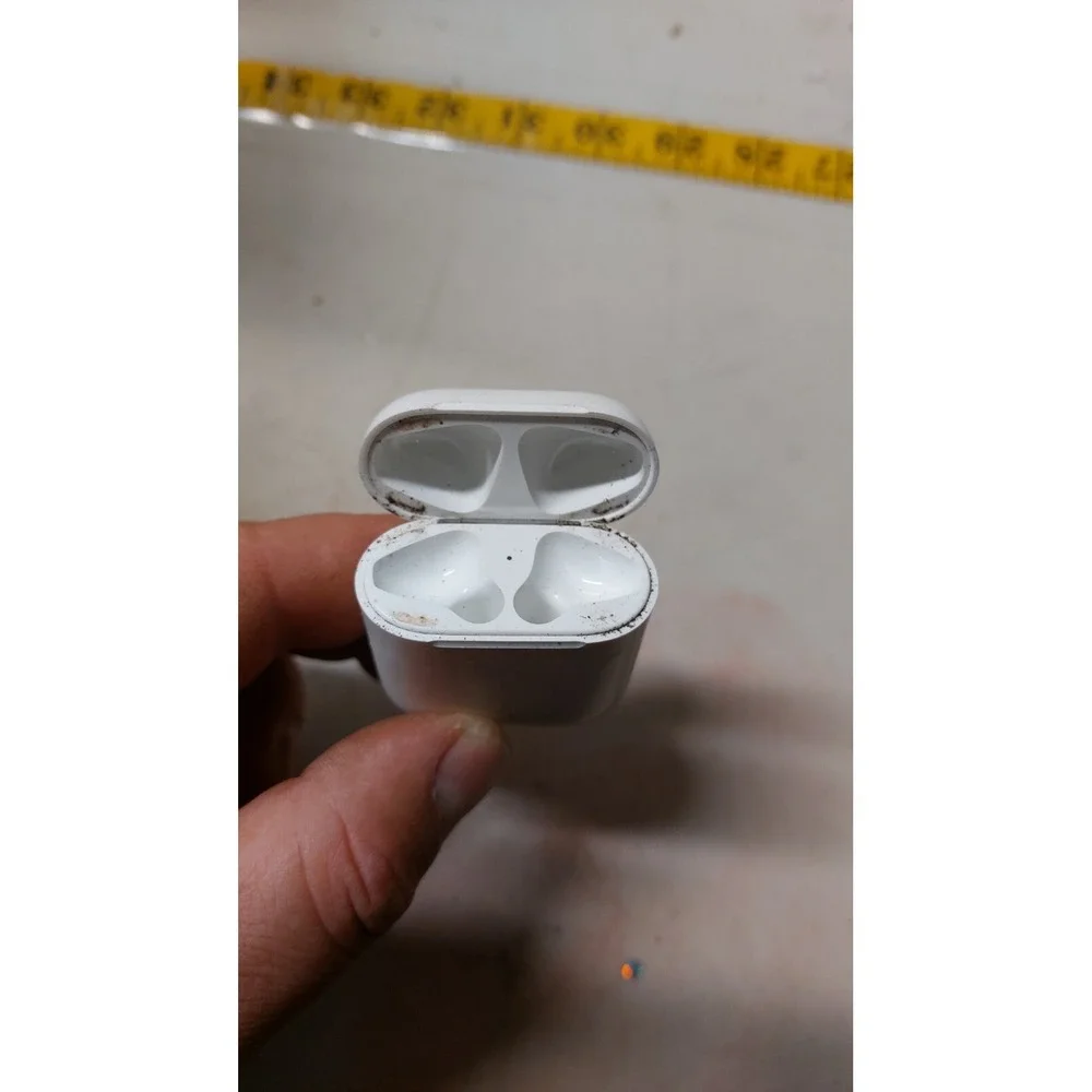 Apple AirPods  No Tested